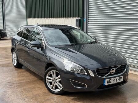 VOLVO V60 2.4 D5 SE Lux Nav